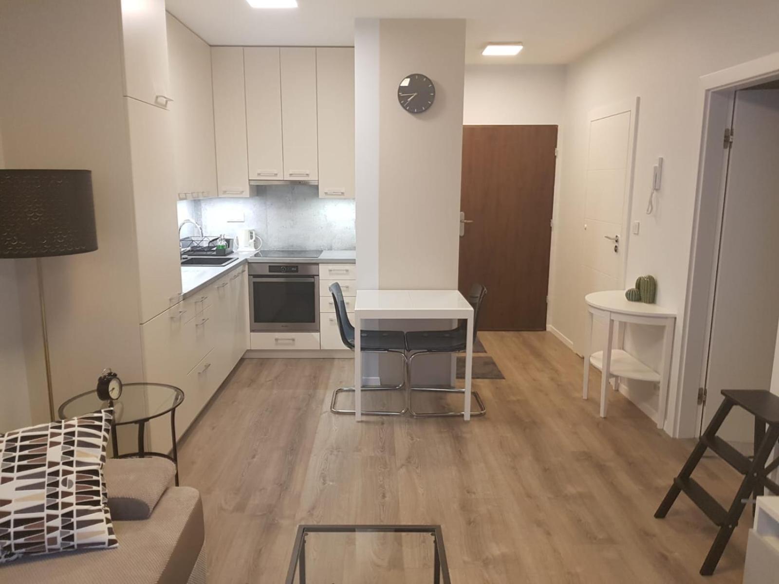 Modern Apartment Near To The Chopin'S Airport Cybernetyki 2A Warschau Exterior foto